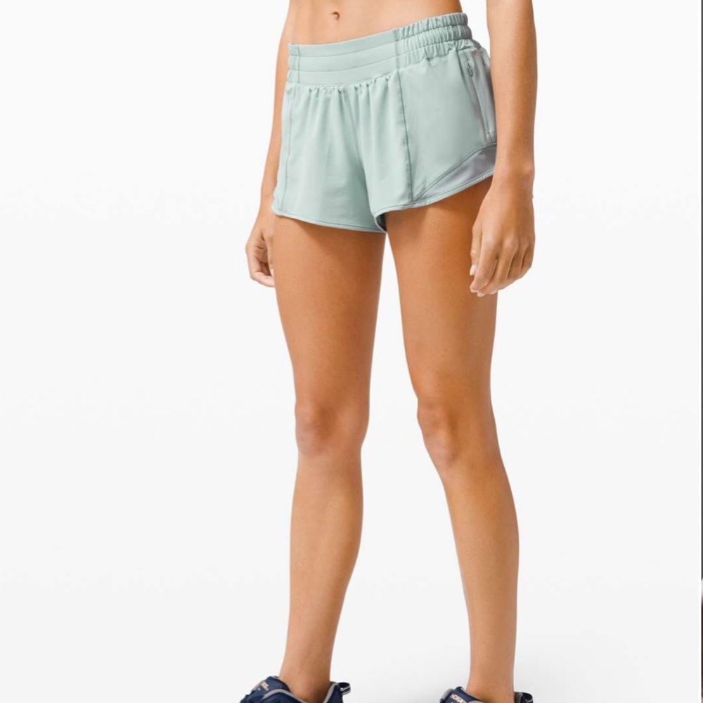Hotty Hot Short II *2.5" in Hazy Jade size 4